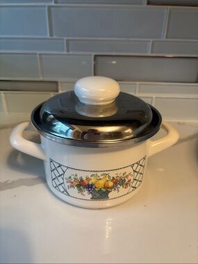 Vintage Villery & Boch basket enamel pot with lid, Germany